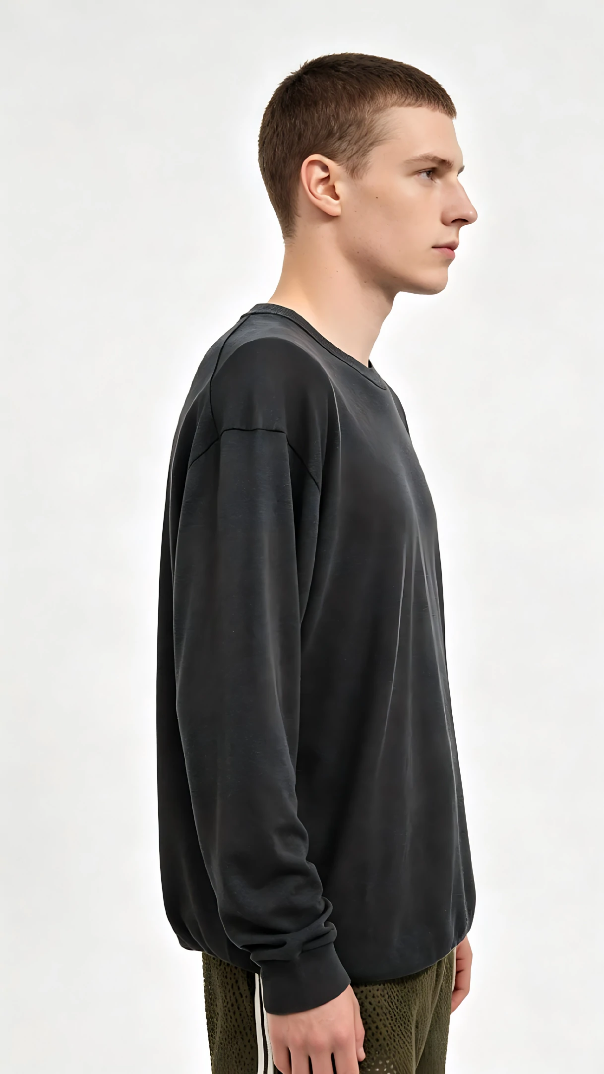Black Crew Neck Relaxed Knit Sweater 2 Black Crew Neck Relaxed Knit Sweater - Image 2