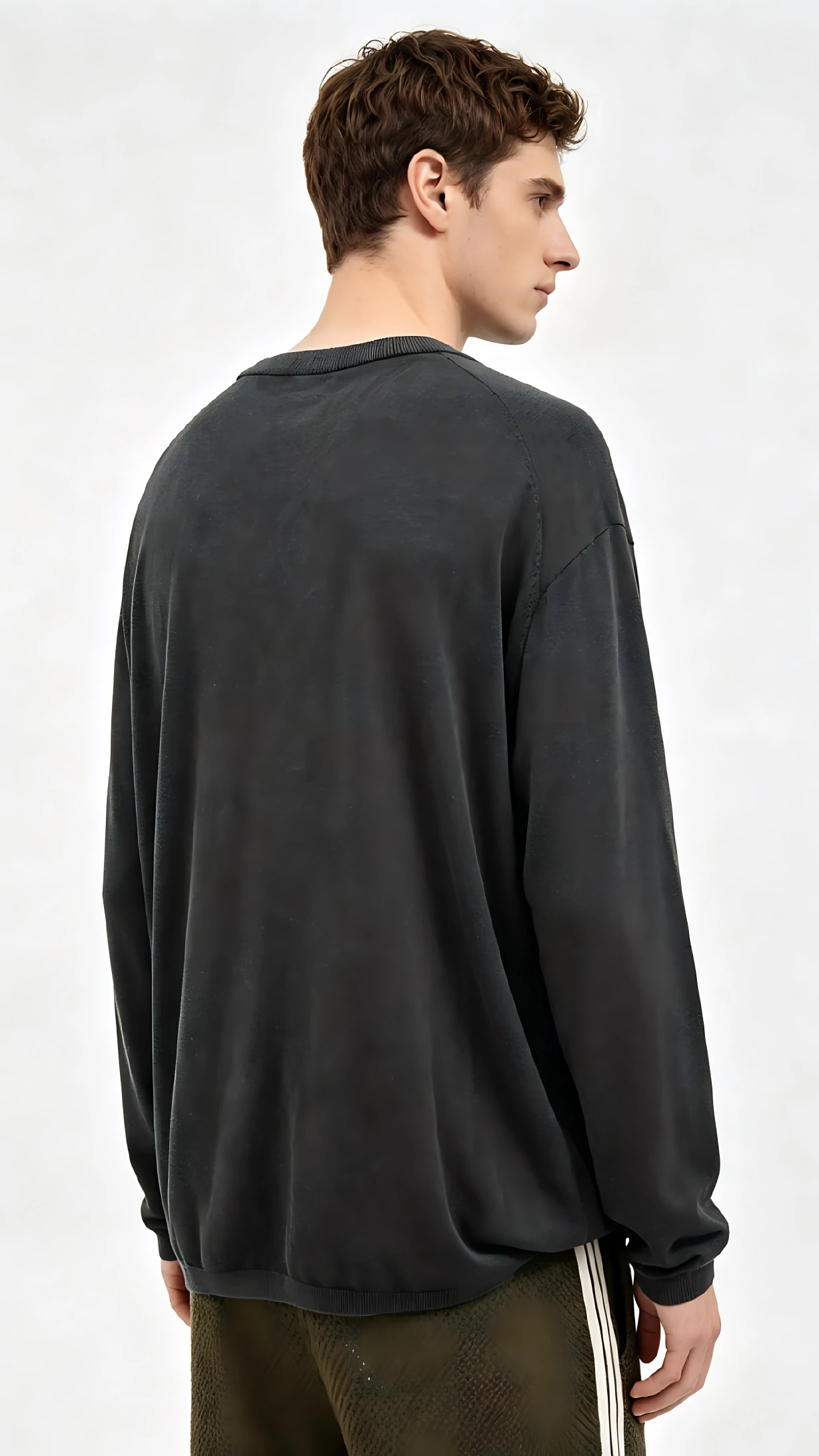 Black Crew Neck Relaxed Knit Sweater 3 Black Crew Neck Relaxed Knit Sweater - Image 3