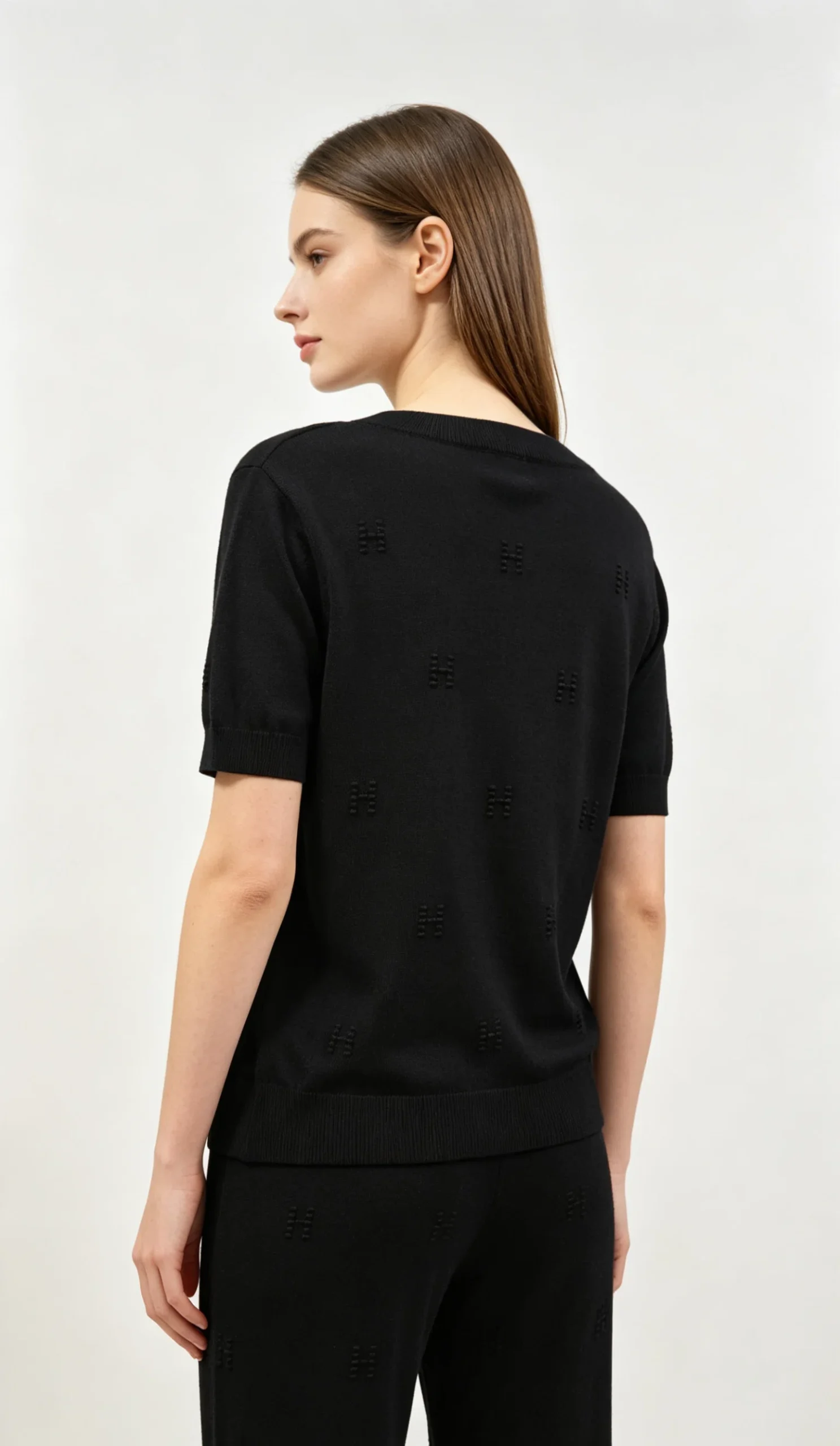 Minimal Textured V-Neck Knit Sweater 3 Minimal Textured V-Neck Knit Sweater - Image 3