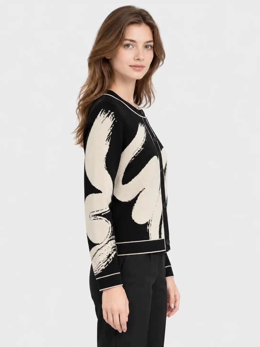 Women's Black and White Abstract Jacquard Knit Cardigan 3 Women's Black and White Abstract Jacquard Knit Cardigan - Imagen 3